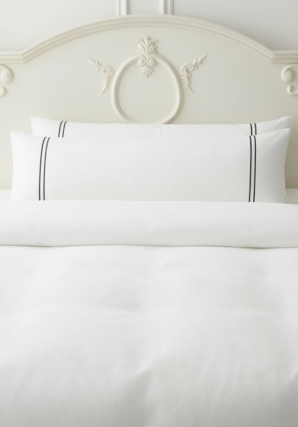 Chubby Hug Pillow Minuit Collection